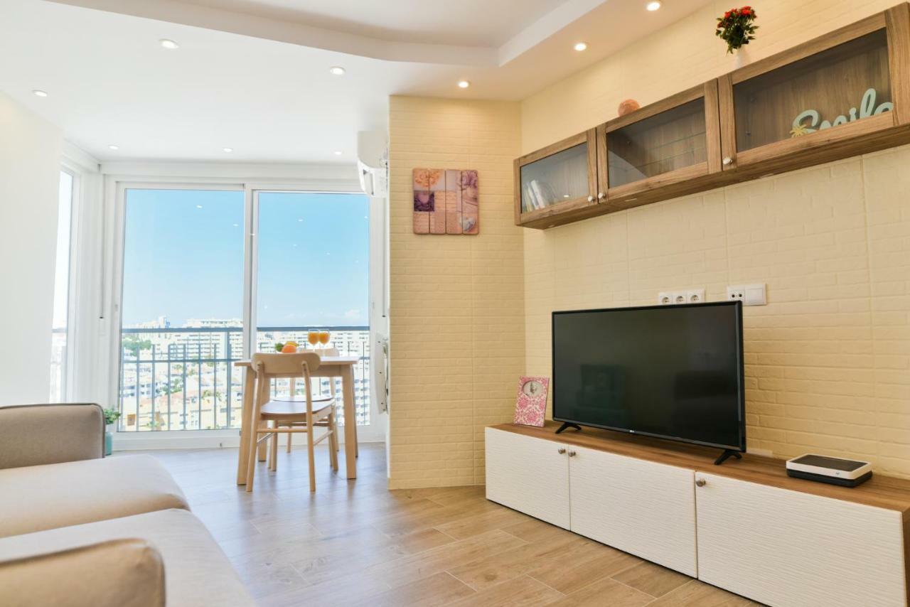 Seafront Top Floor Studio Apartment Benalmádena